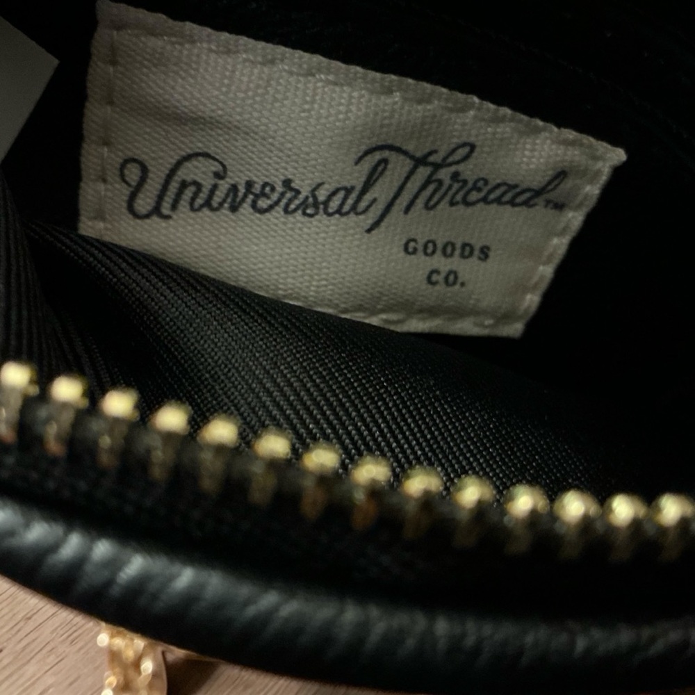 Universal Thread Black and White Checker Money Pouch with Detatchable Gold Chain - Picture 2 of 16